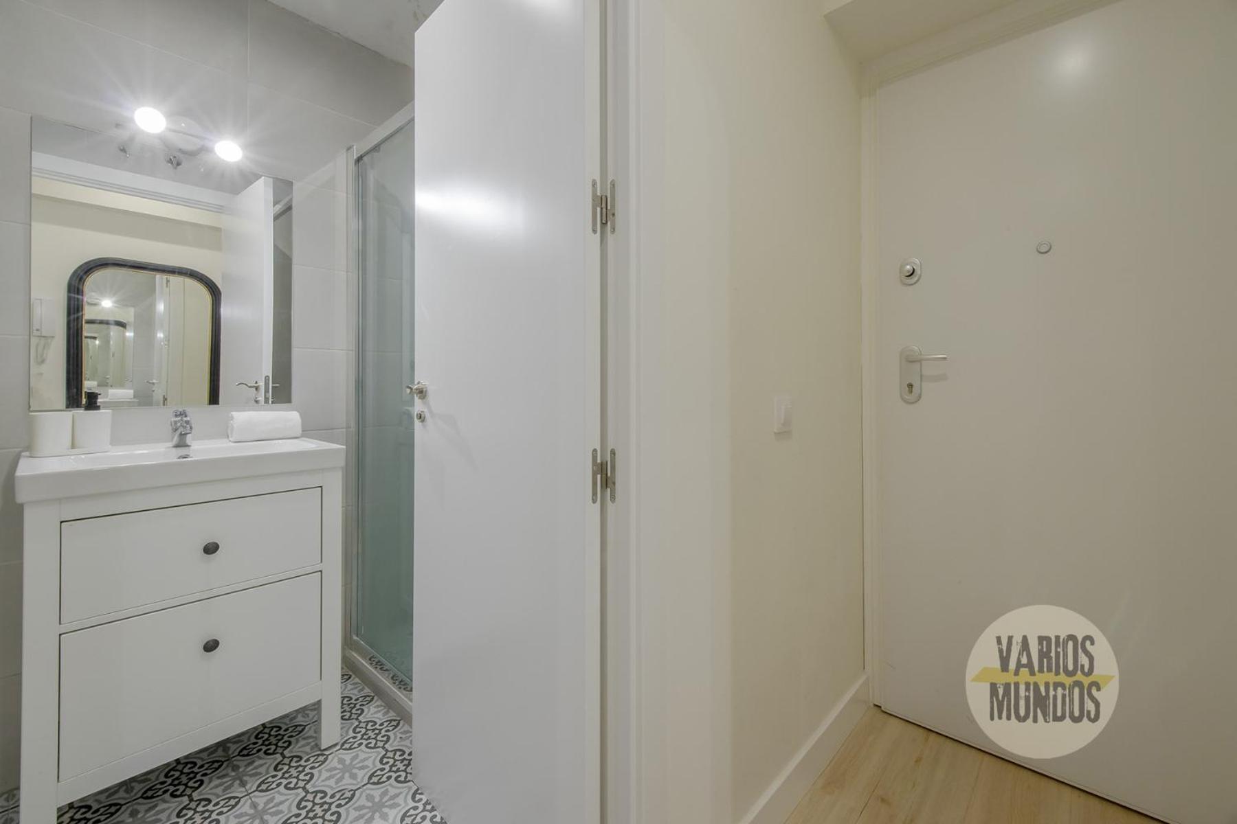 Cool 9pax En Plena Plaza De Chueca Appartement